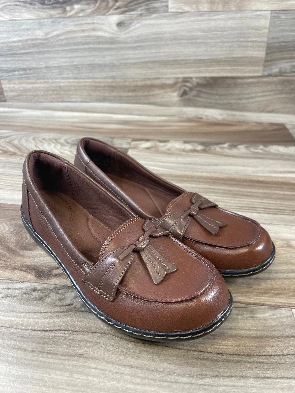 Brown Shoes Flats Clarks, Size 8