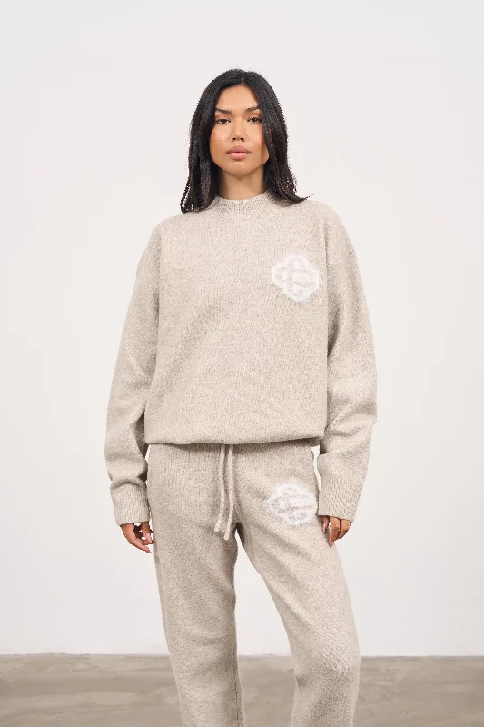 FLUFFY EMBLEM KNITTED CREW - BEIGE