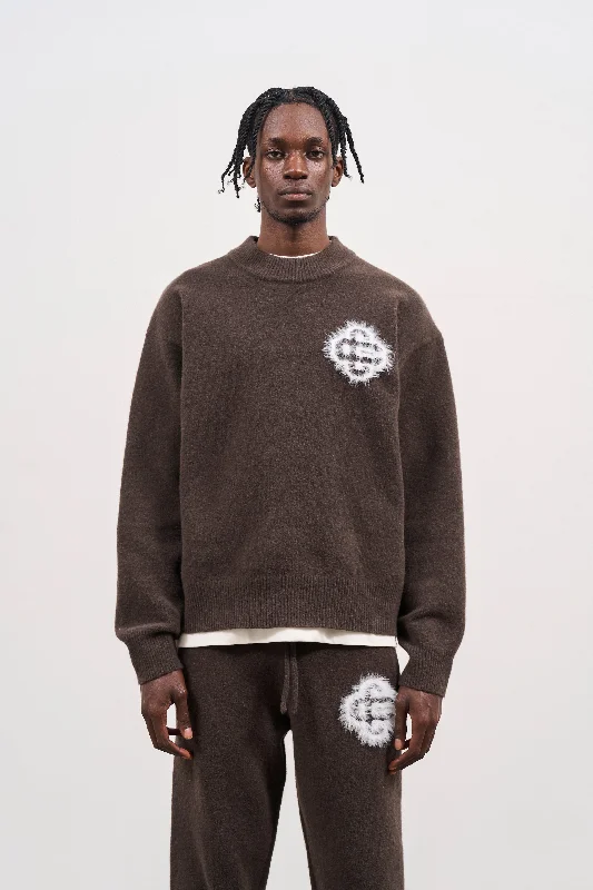 FLUFFY EMBLEM KNITTED CREW - BROWN