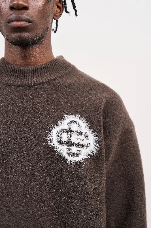 FLUFFY EMBLEM KNITTED CREW - BROWN