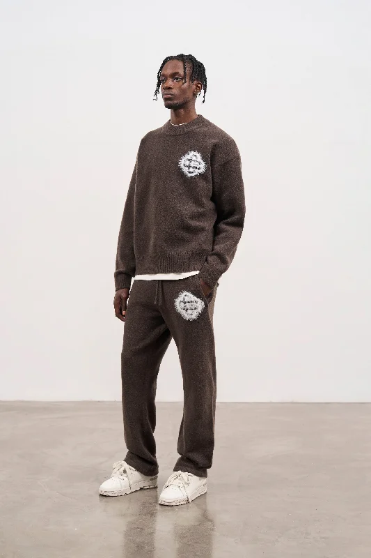 FLUFFY EMBLEM KNITTED CREW - BROWN