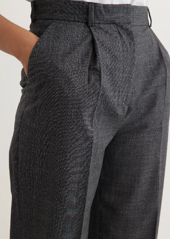 Single-Pleat Tapered Trousers