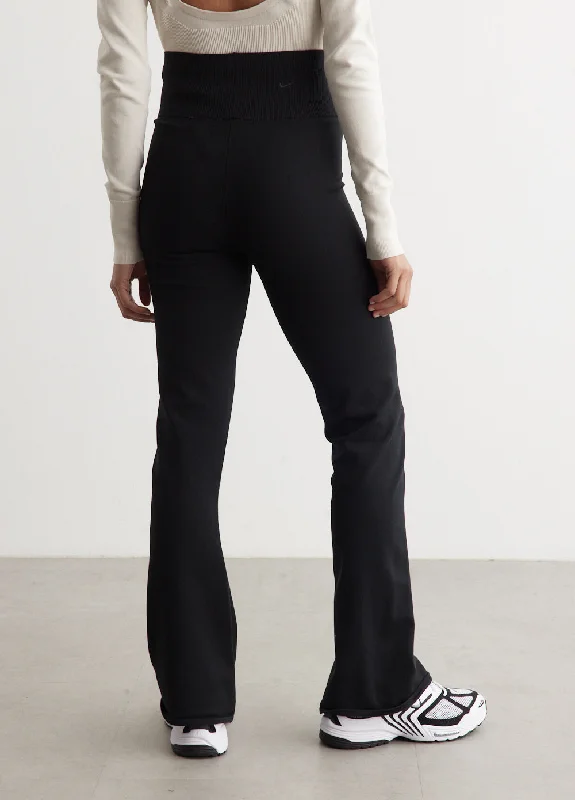 Nike Sportswear Chill Knit Tight Flared Pants