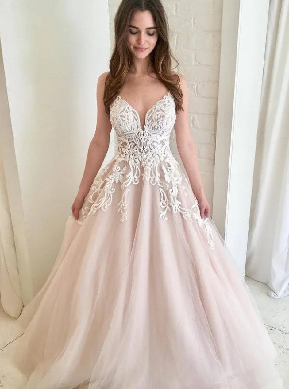 A-Line V-neck Sleeveless Tulle Wedding Dress With Lace Appliques