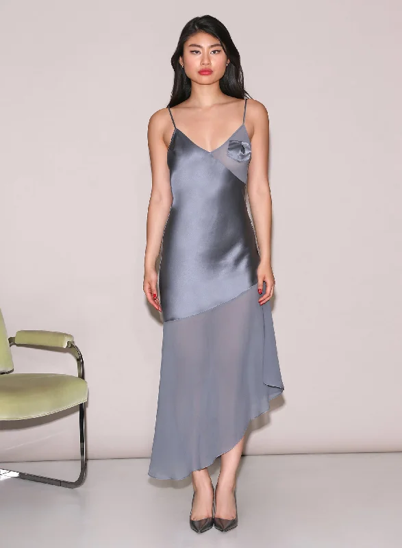 Bra with an anti - itch lining for added comfort​ Chiffon & Satin Slip