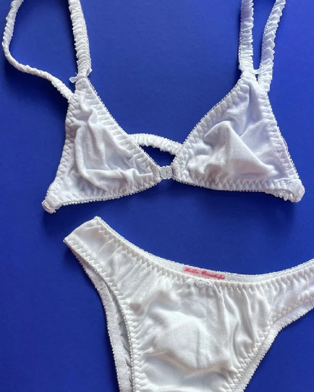 Women's underwire bras for extra supportHello Beautiful: Romance Wireless Triangle Bra - White Women's underwire bras for extra supportHello Beautiful: Romance Wireless Triangle Bra - White