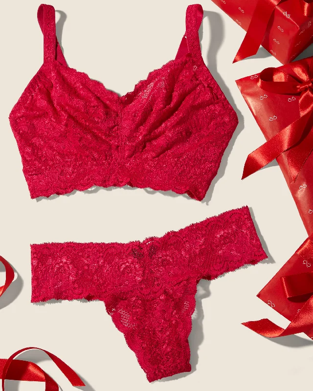 Minimizer bras to reduce the appearance of breast size Curvy Sweetie Bralette & Cutie Thong Set Minimizer bras to reduce the appearance of breast size Curvy Sweetie Bralette & Cutie Thong Set
