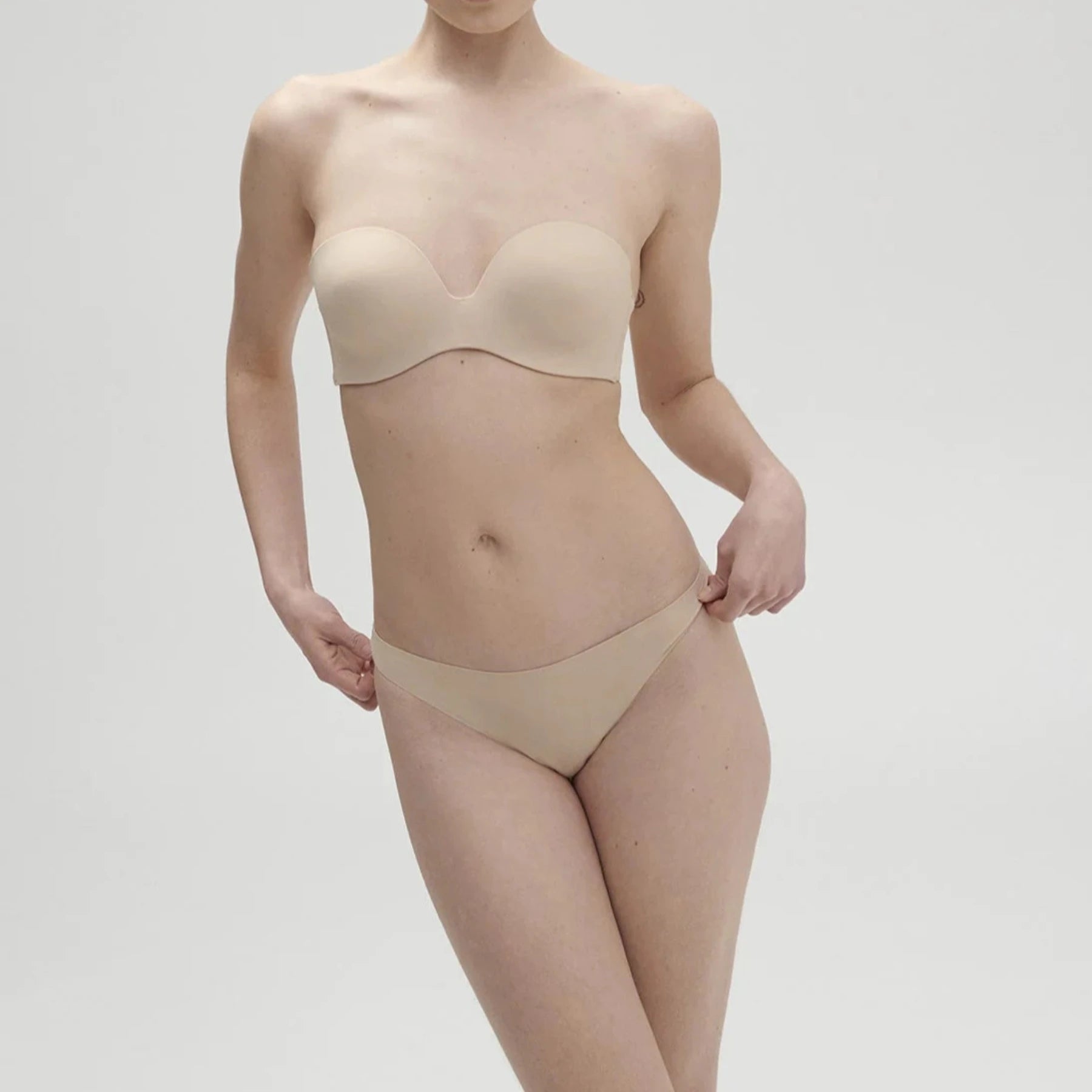Bra with a removable padding for customizable support Essentiel Strapless 13V303 - Peau Rose Bra with a removable padding for customizable support Essentiel Strapless 13V303 - Peau Rose