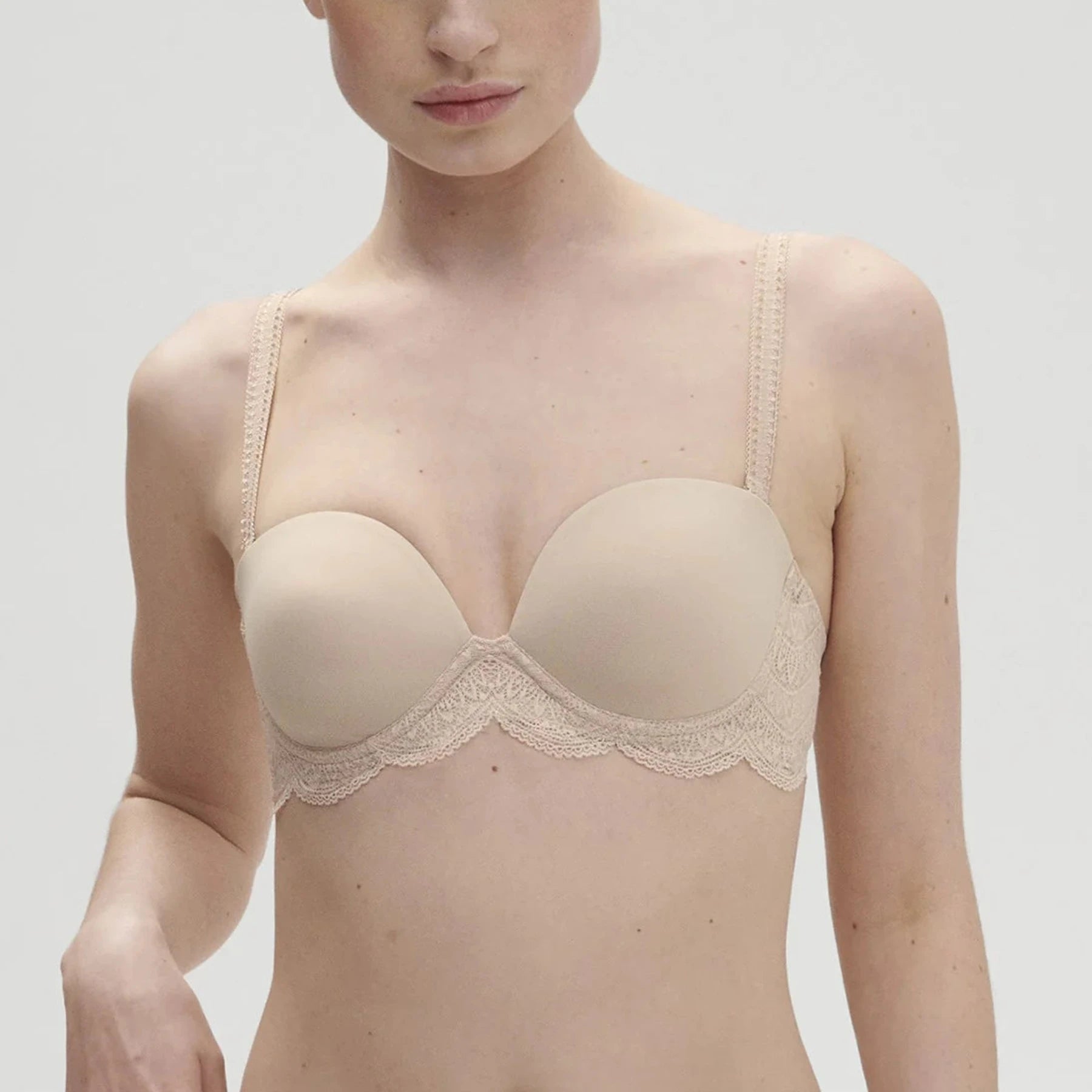 Bra with a single - strap design for a unique and modern style Karma Strapless Bra 12V302 - Peau Rose Bra with a single - strap design for a unique and modern style Karma Strapless Bra 12V302 - Peau Rose