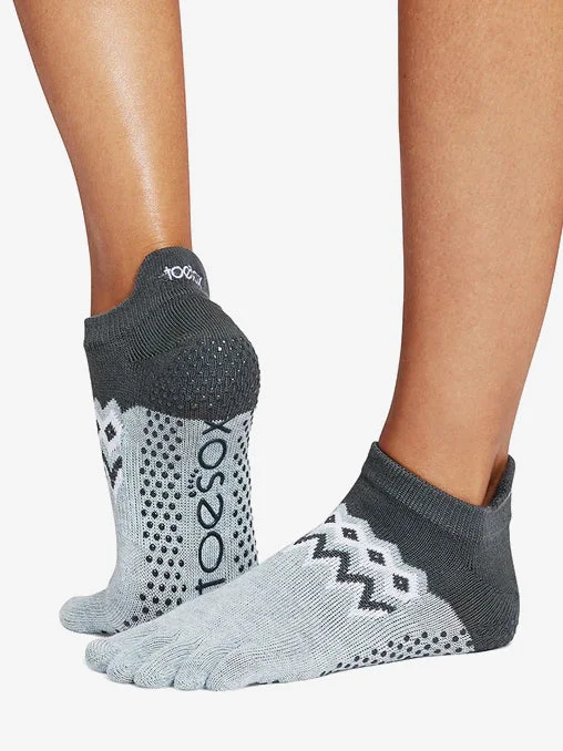 Women's hypoallergenic socks for sensitive skinToeSox Full Toe Low Rise Grip Socks - Peaks Women's hypoallergenic socks for sensitive skinToeSox Full Toe Low Rise Grip Socks - Peaks